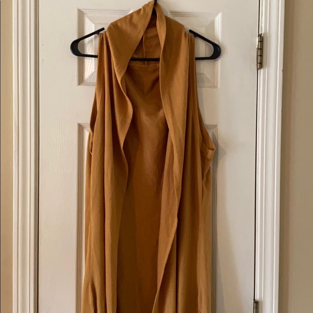Sleeveless duster